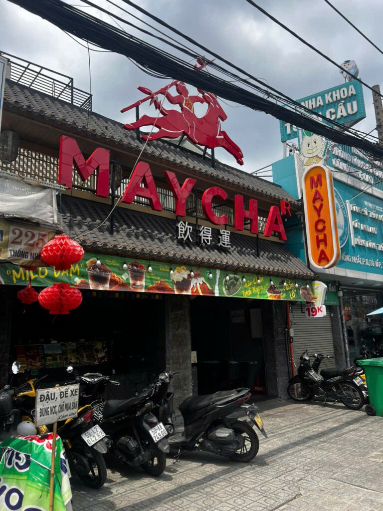 Hình Ảnh Thi công Ngói Nhựa Âm Dương Đẹp Do Sâu Decor Thực Hiện